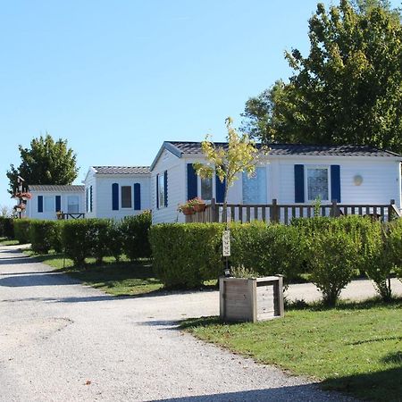 Camping du Pontis Verteillac Bagian luar foto
