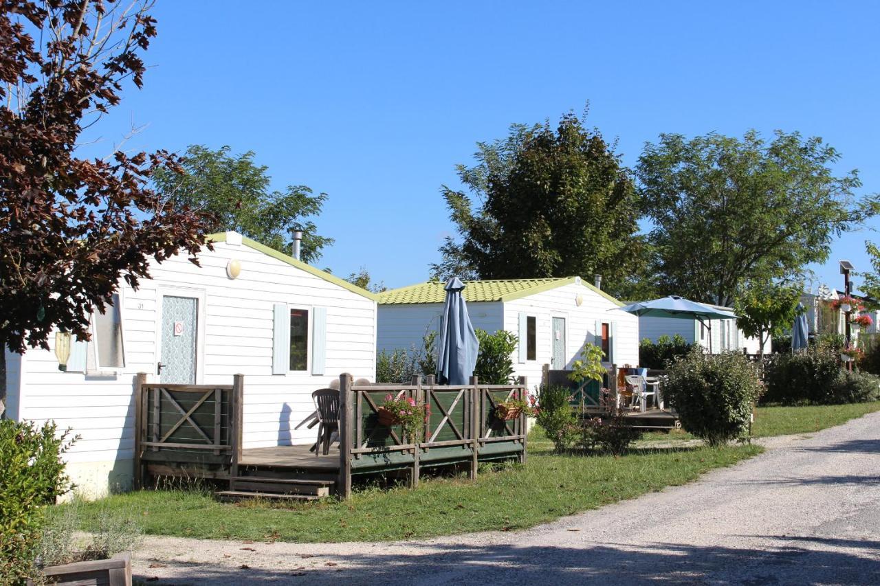 Camping du Pontis Verteillac Bagian luar foto