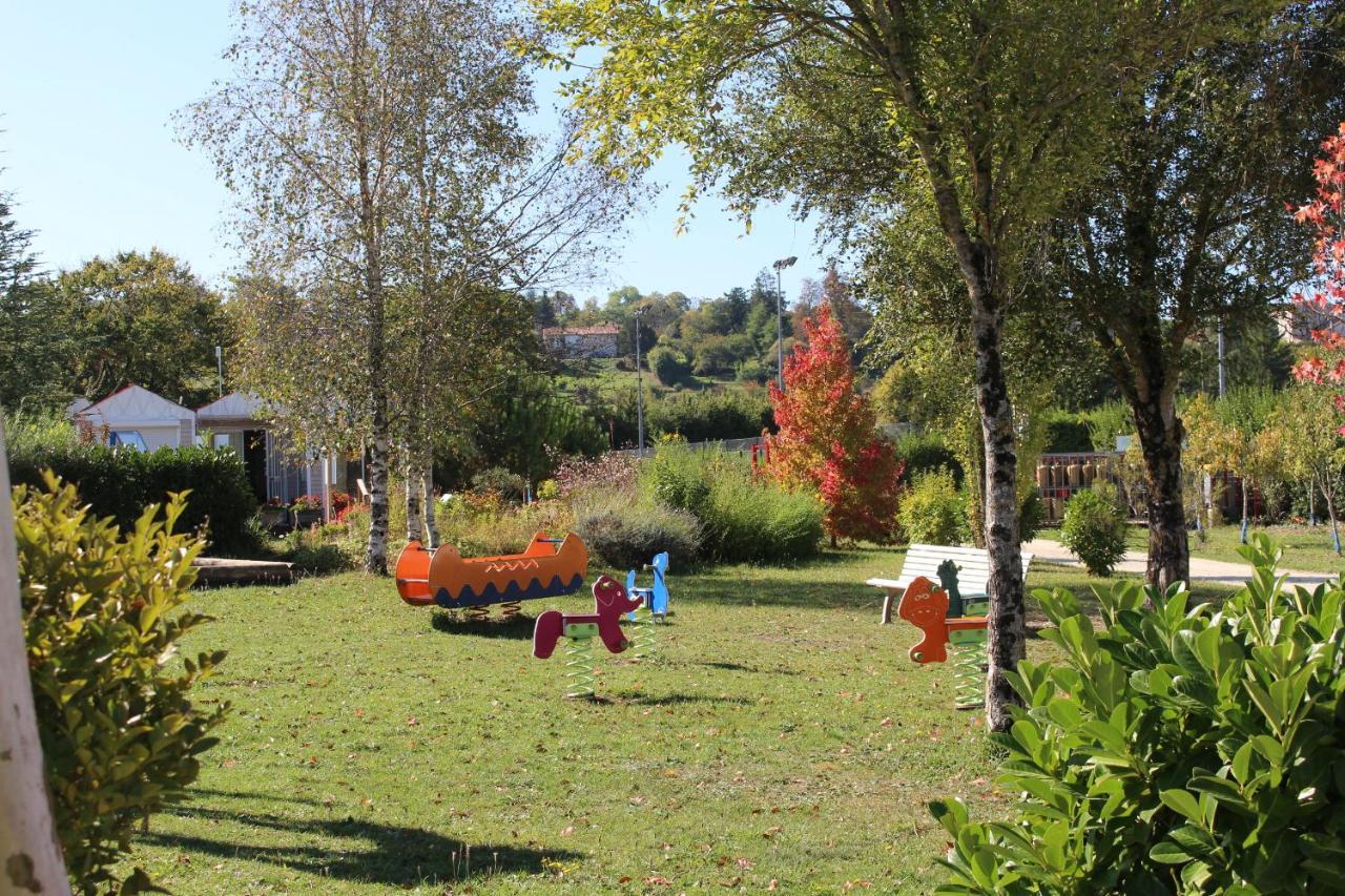 Camping du Pontis Verteillac Bagian luar foto