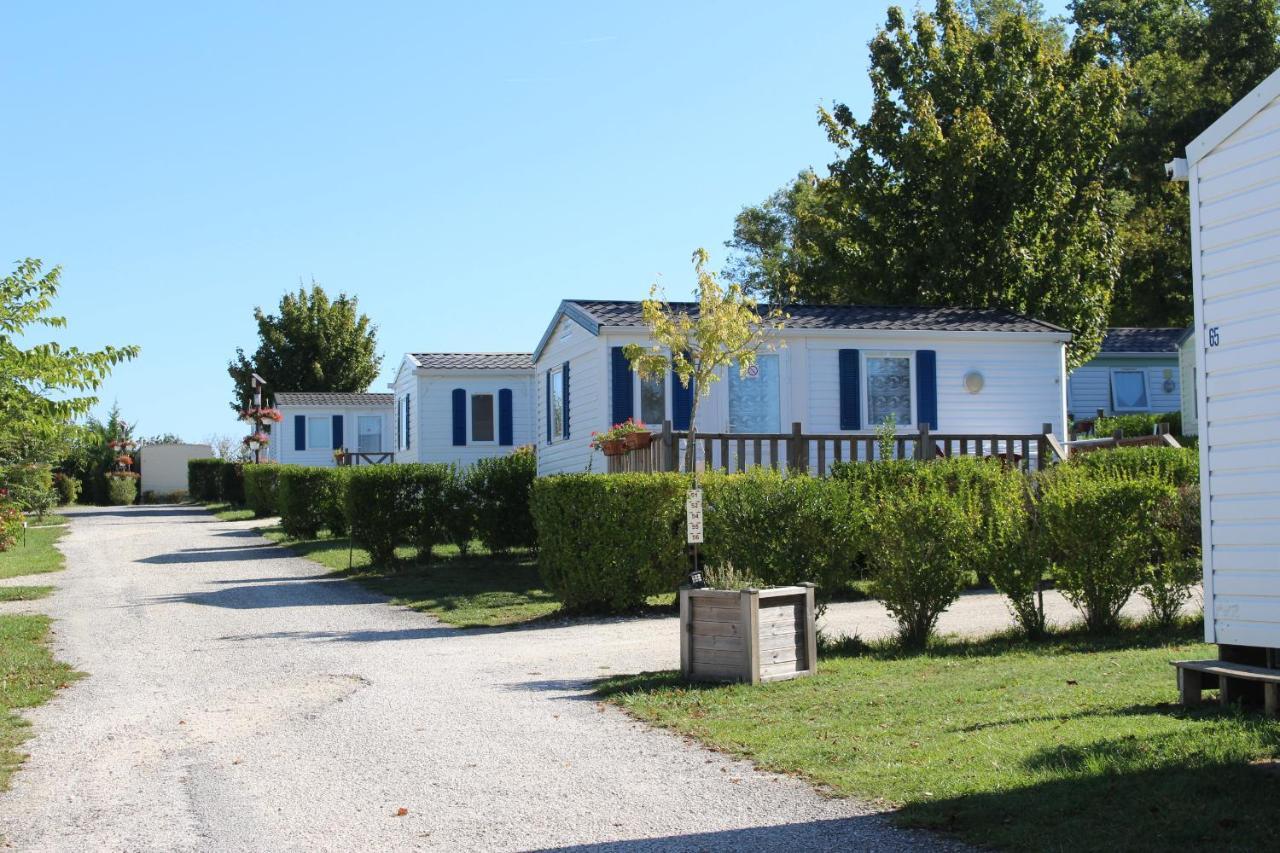 Camping du Pontis Verteillac Bagian luar foto
